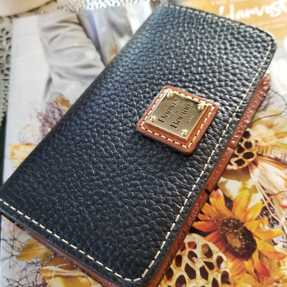 Dooney & Bourke Natural Leather Slim Wallet - Picture 4 of 8